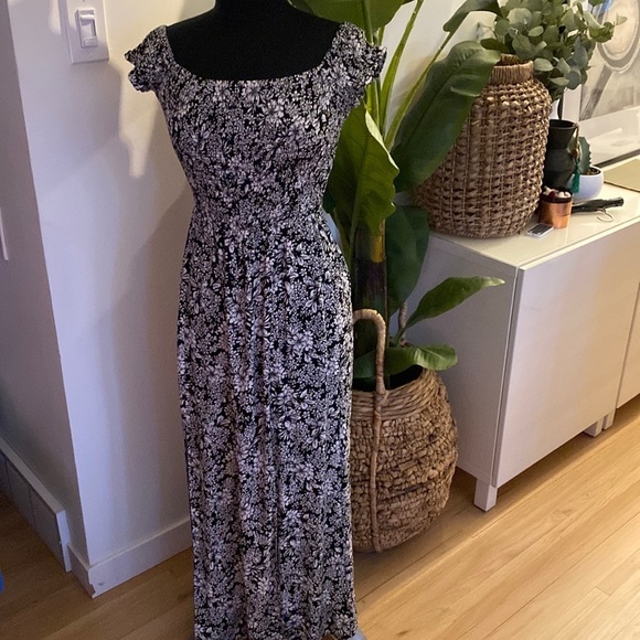 Dresses & Skirts - Floral Maxi Dress with slits at front